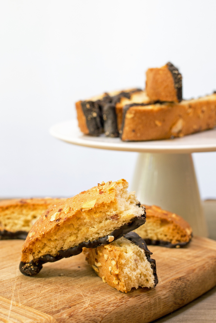 Biscotti à l’orange avec glaçage au chocolat noir et au thé Biscotti moka orange]