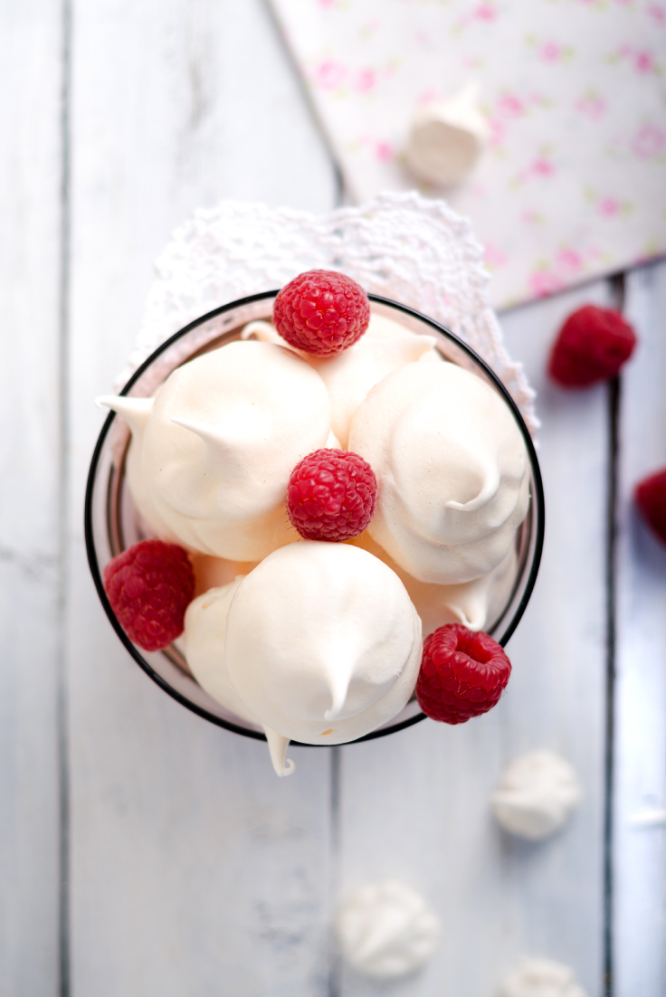 Meringues au thé aux framboises