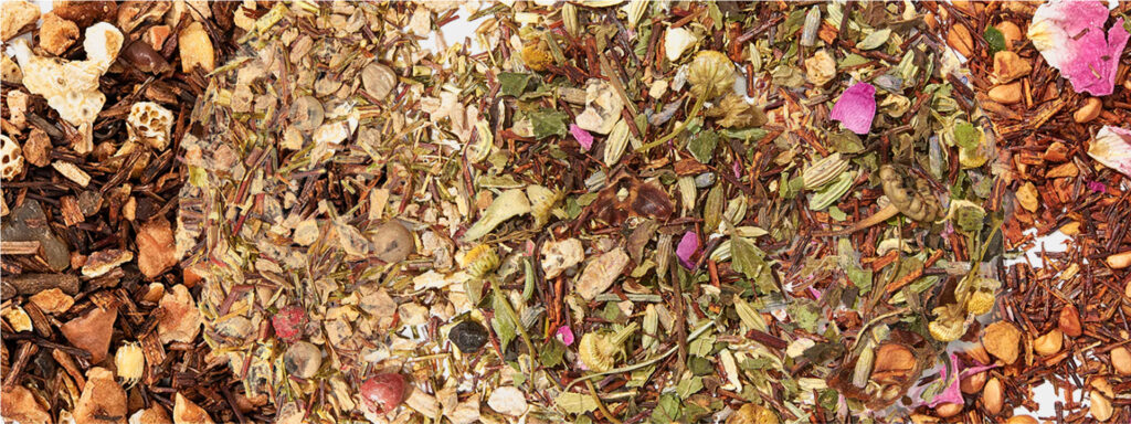 feuilles de thé rooibos
